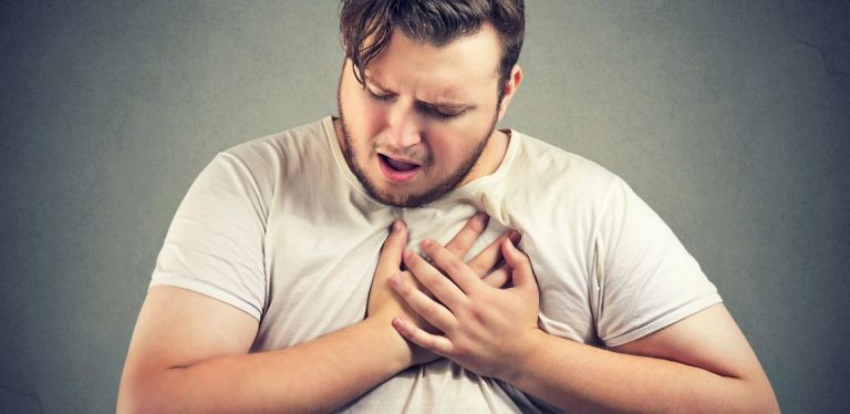 signs of heart valve disease - chest pain